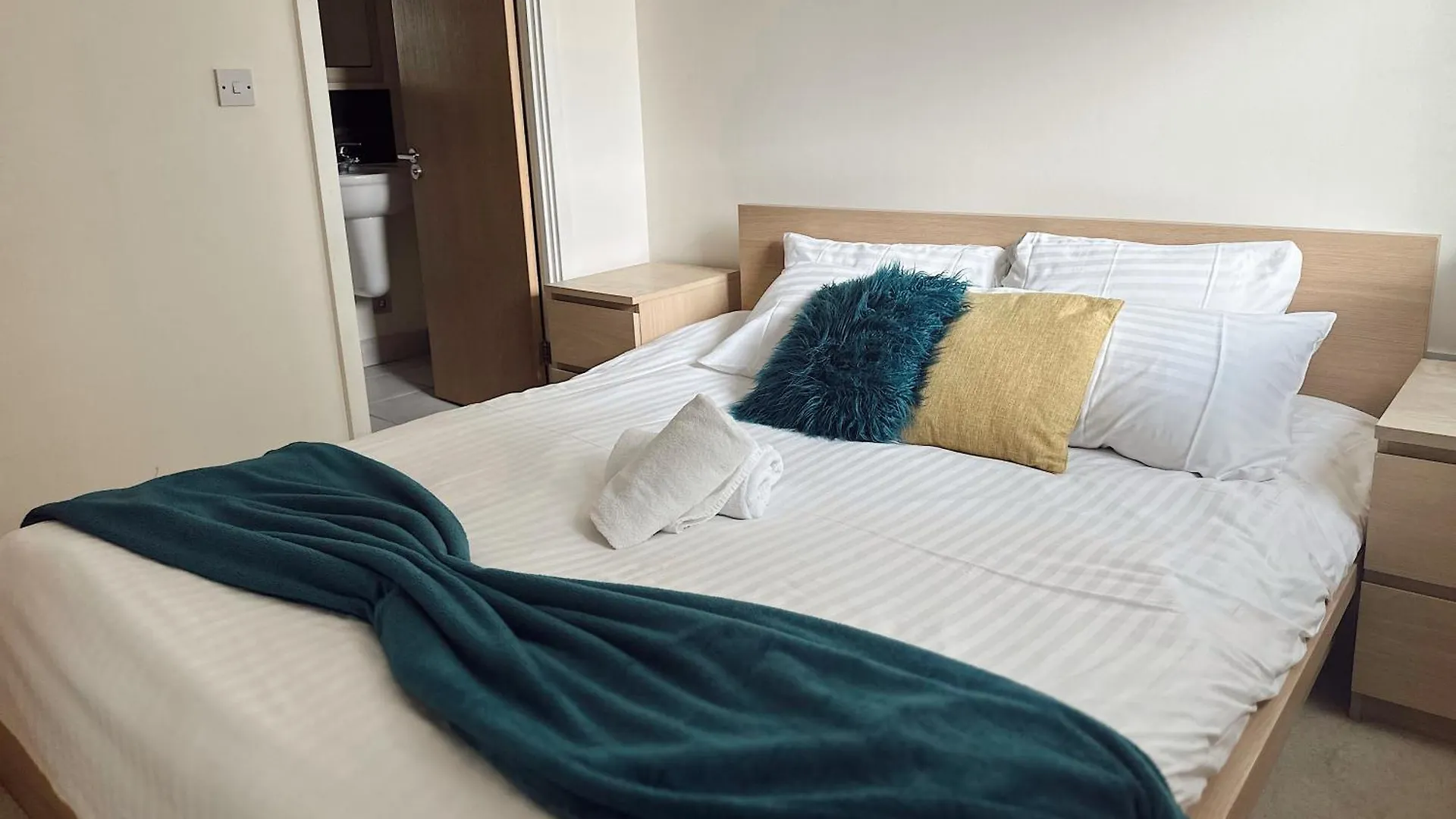 Canary Wharf - Luxury Apartments Londyn