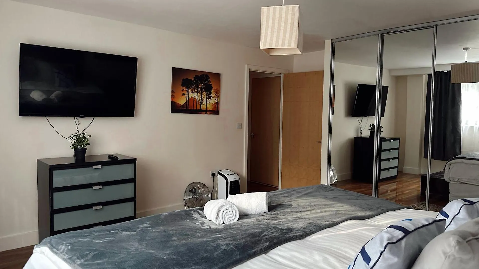 Canary Wharf - Luxury Apartments Londyn