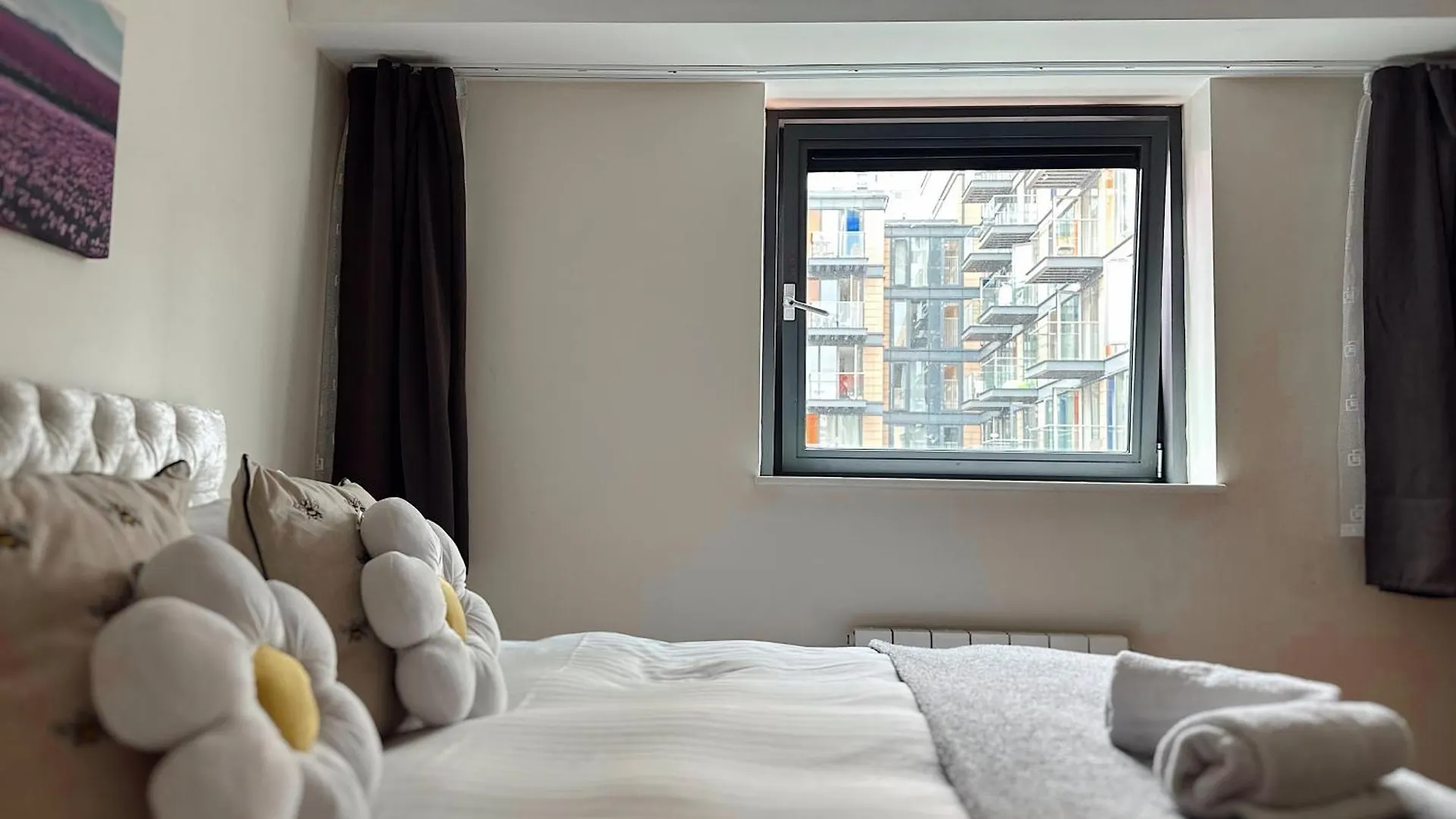 Canary Wharf - Luxury Apartments Londyn